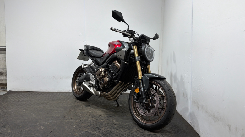 24MY Honda CB650R E-Clutch